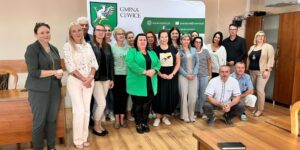 Uczestnicy spotkania poczas wizyty w CUS Cewice