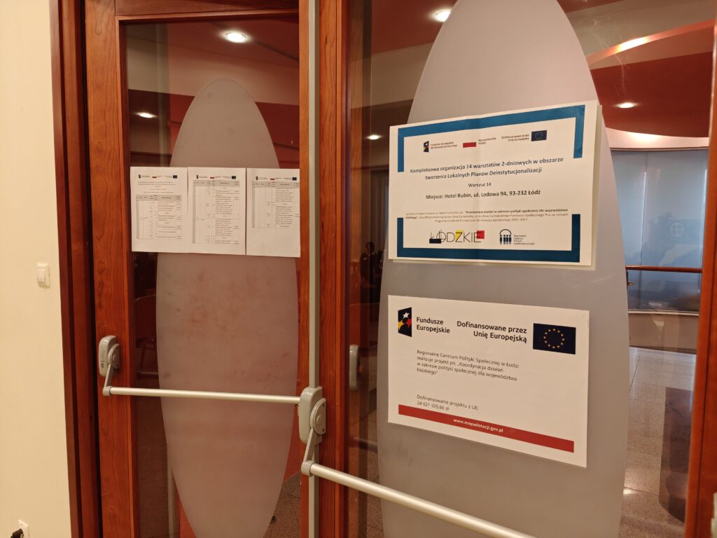 tablica informująca o finansowaniu, tematu warsztatów