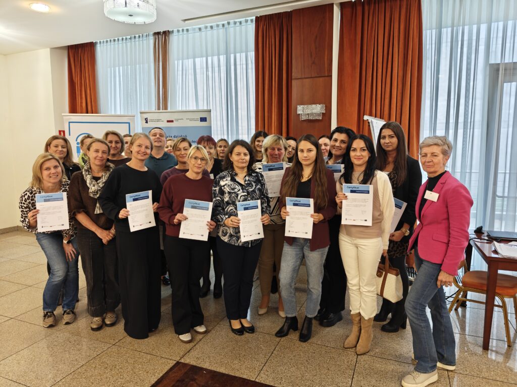 zdjęcie grupowe uczestniczek warsztatów