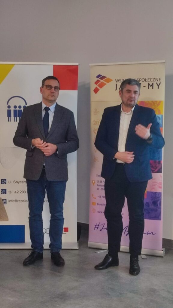 wystąpienie dwóch mężczyzn podczas spotkania